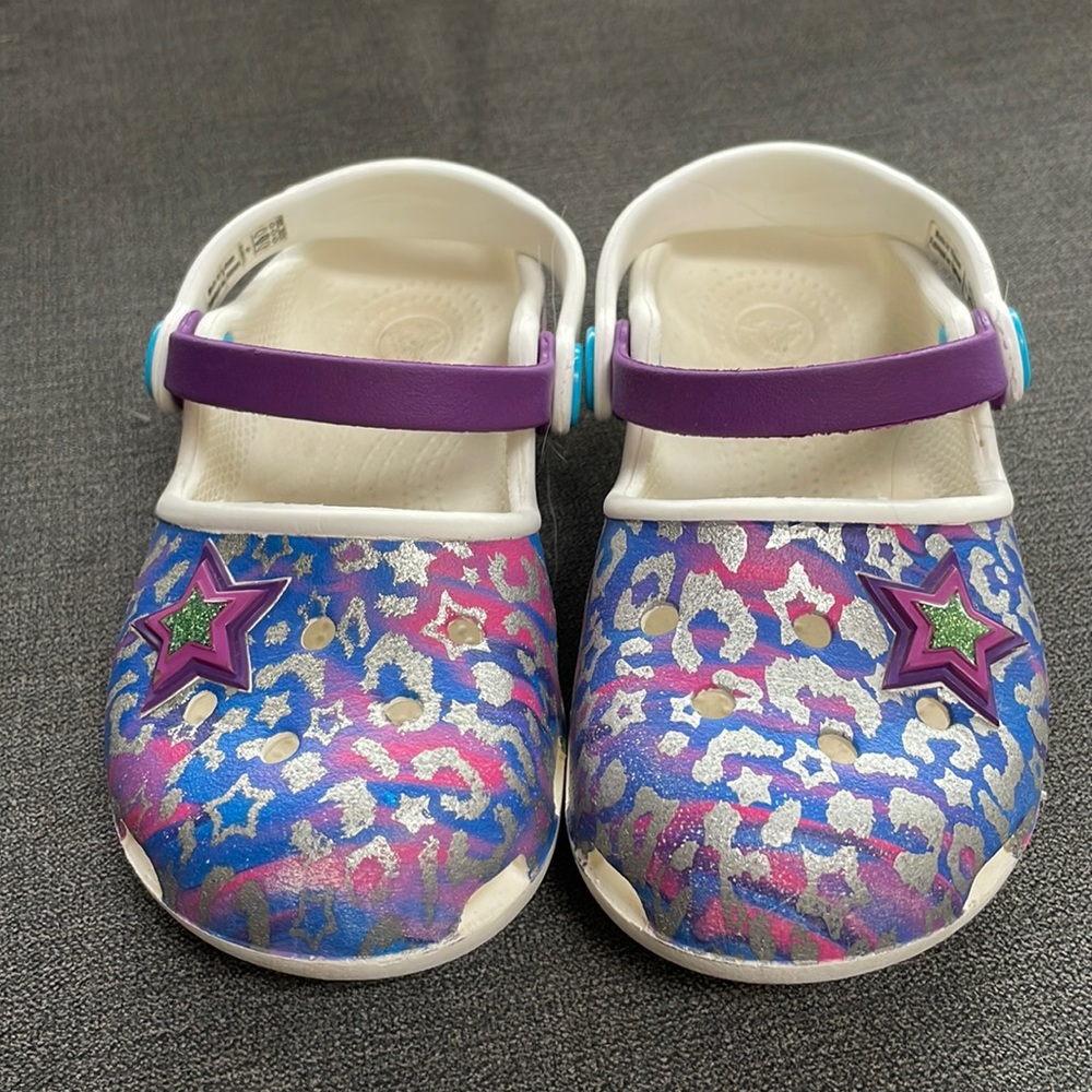 Girls crocs